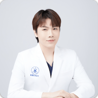 新願美學院長 新願美學診所（郭毅昕醫師｜台北醫美推薦｜台北海芙音波媚必提｜海芙電波｜海菲秀｜探索皮秒｜喬雅登｜熊貓針推薦）